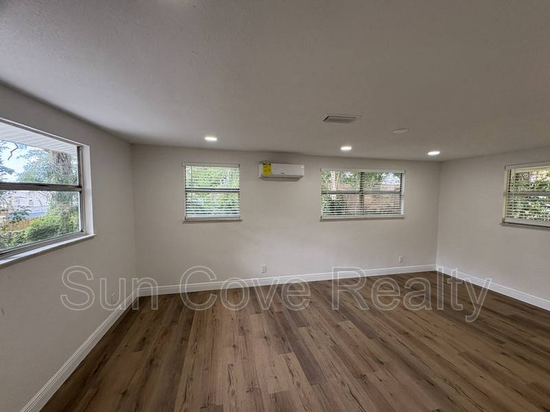 House for rent at 807 E Genesee St #1 2, Tampa, FL 33603