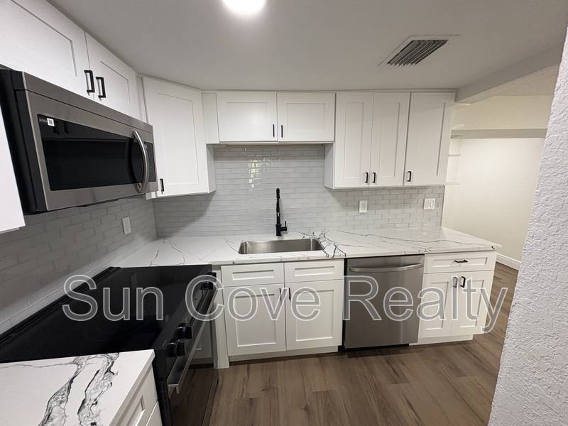 House for rent at 807 E Genesee St #1 2, Tampa, FL 33603