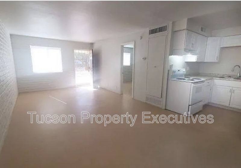 Apartment for rent at 319 E Blacklidge Dr #3, Tucson, AZ 85705