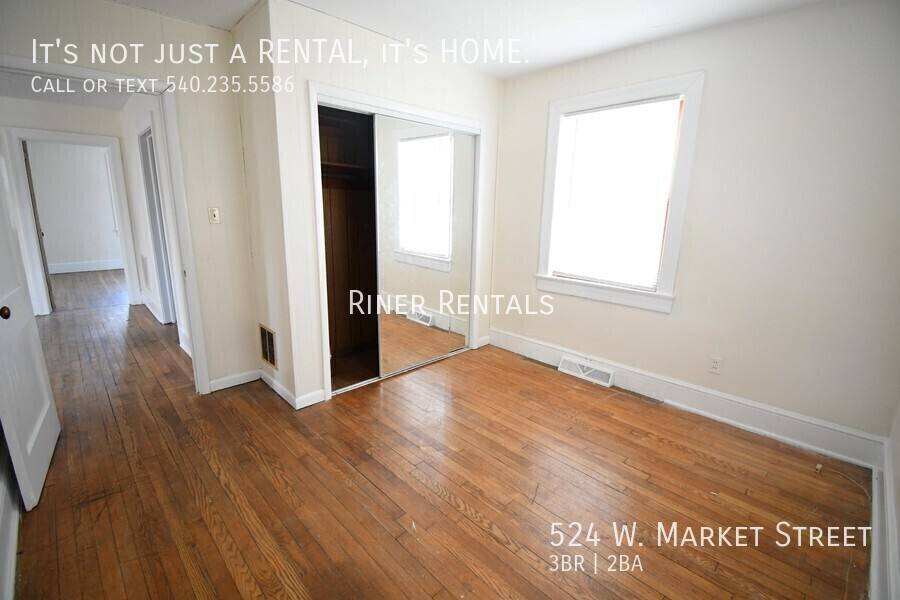 Apartment for rent at 524 W Market St, Harrisonburg, VA 22802