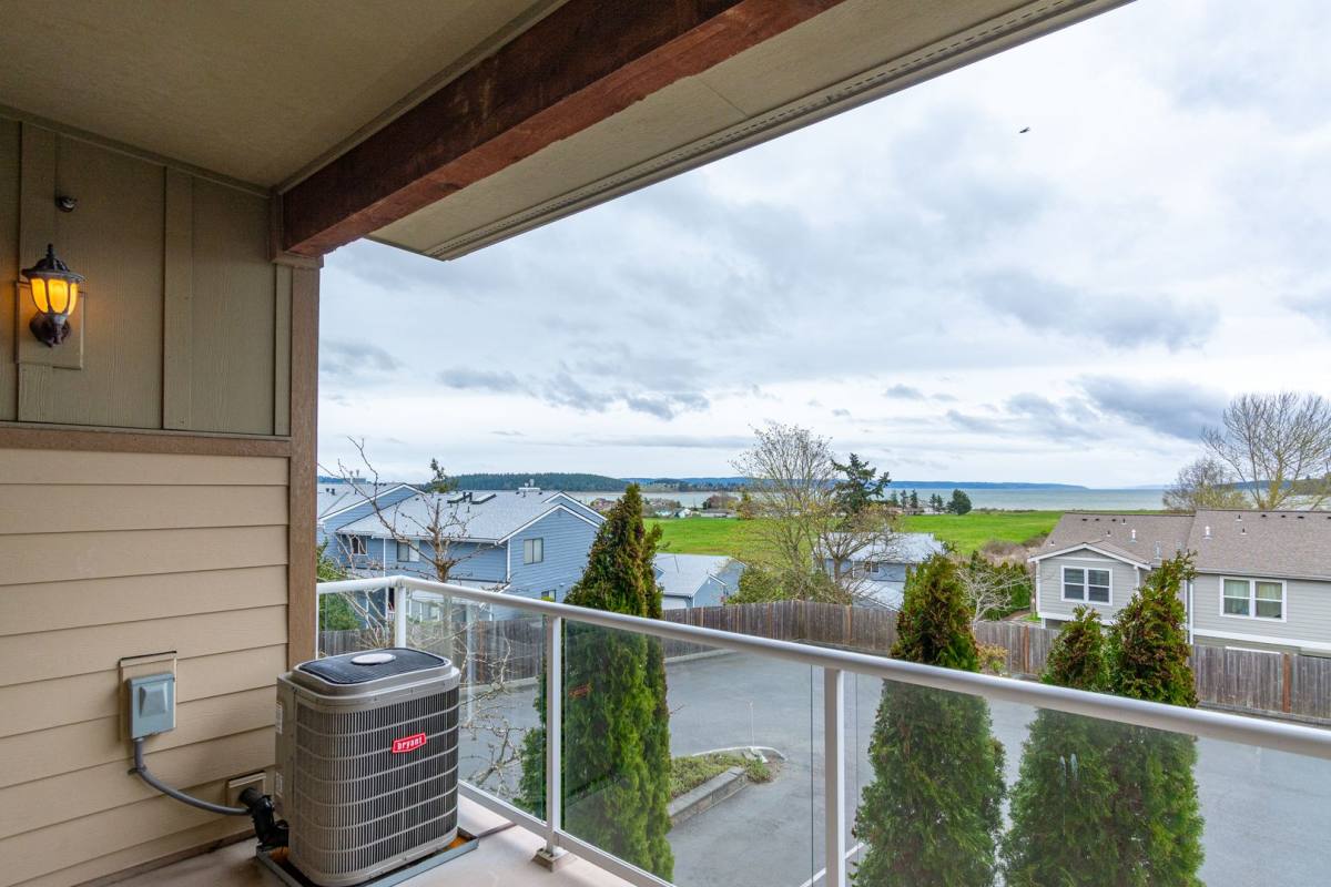 Condo for rent at 1850 SW Scenic Heights St, Oak Harbor, WA 98277