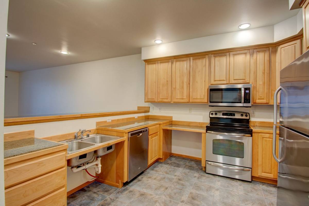 Condo for rent at 1850 SW Scenic Heights St, Oak Harbor, WA 98277
