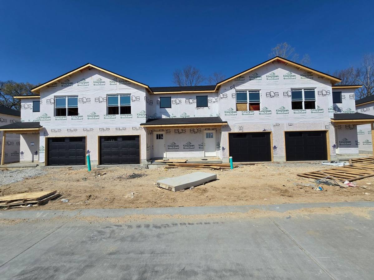 Townhouse for rent at 16825 Autumn Terrace Dr, Ballwin, MO 63011