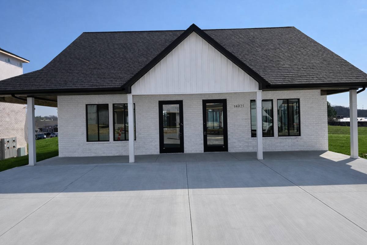 Townhouse for rent at 16825 Autumn Terrace Dr, Ballwin, MO 63011
