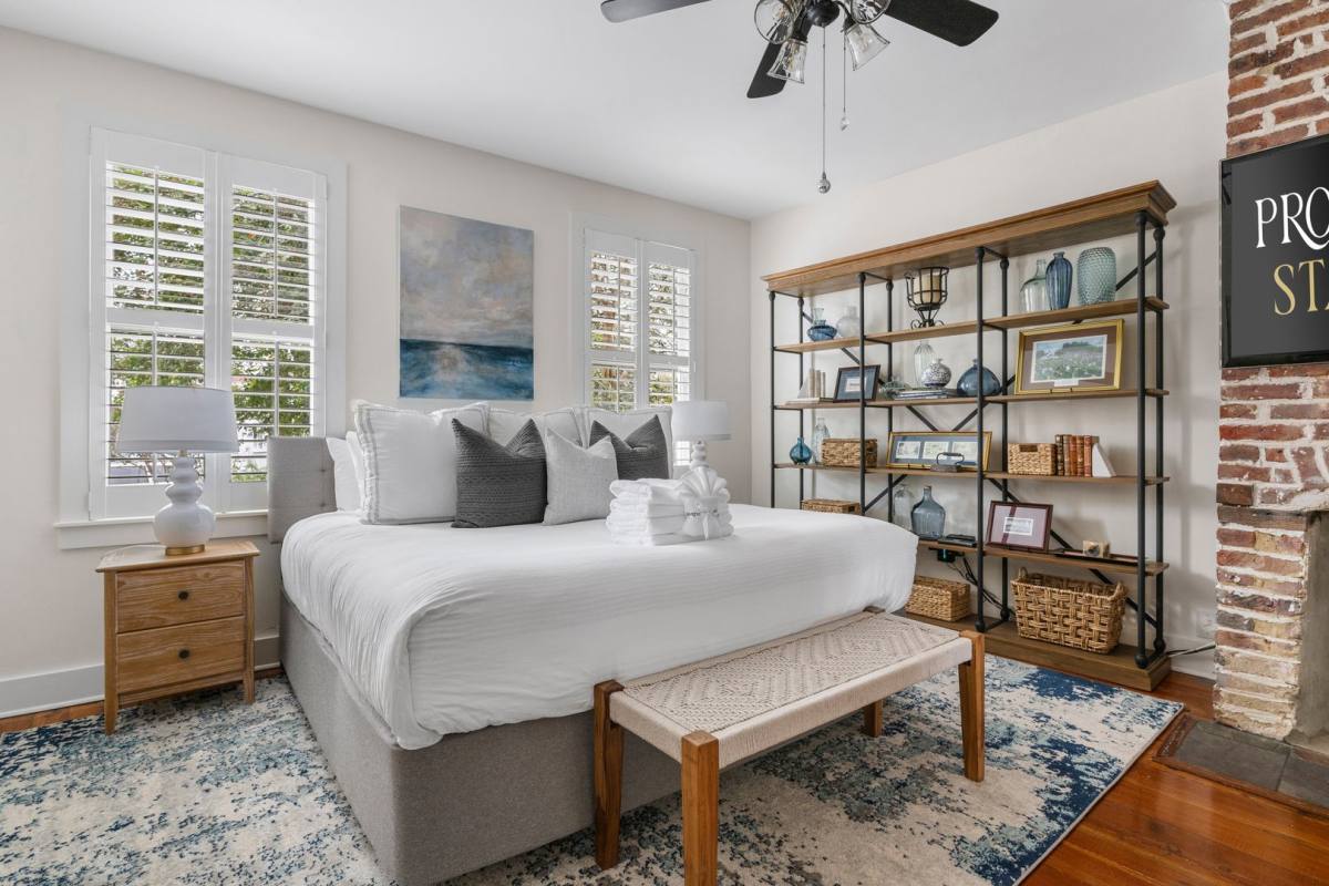 Apartment for rent at 234 Rutledge Ave #A, Charleston, SC 29403