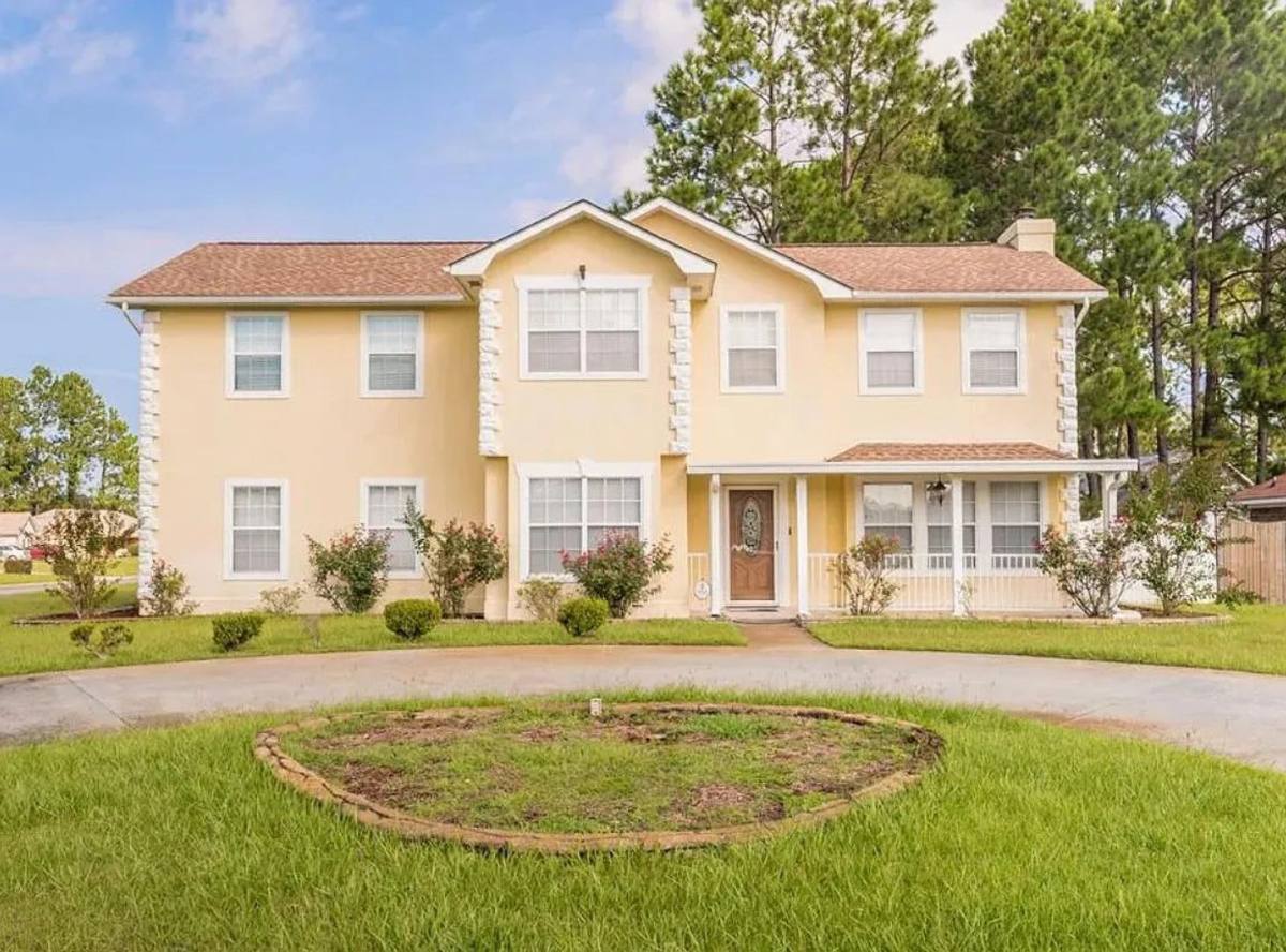 House for rent at 1909 Stonehenge Dr, Hinesville, GA 31313