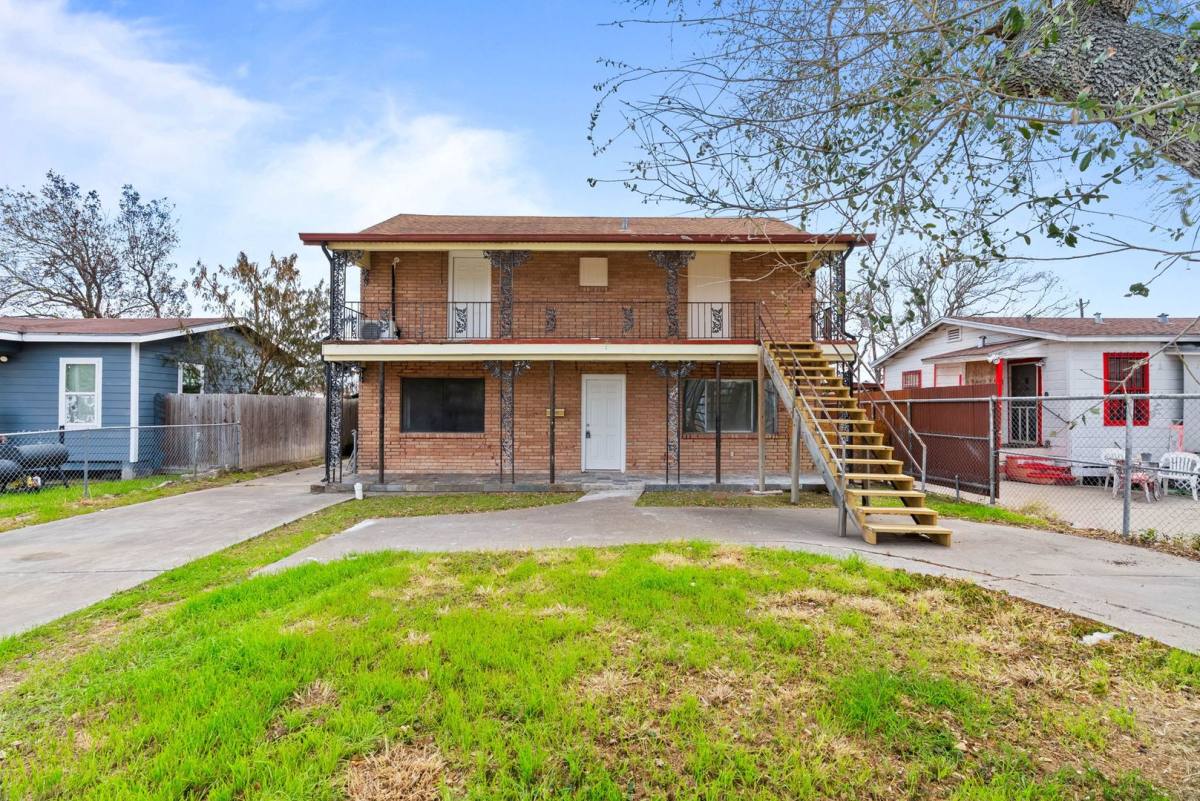 Apartment for rent at 2622 Cloyde St, Corpus Christi, TX 78404