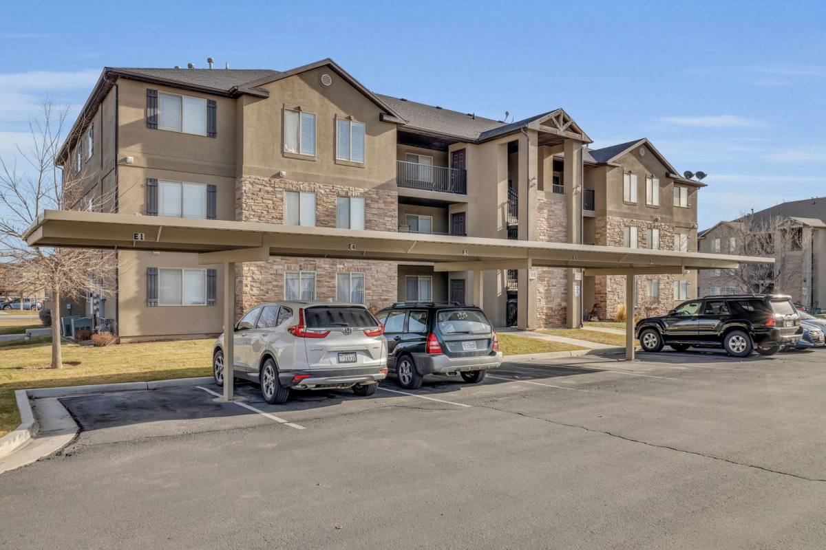 Condo for rent at 3585 E Rock Creek Rd, Eagle Mountain, UT 84005