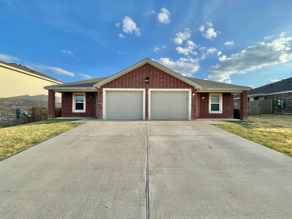 Townhouse for rent at 5708 Rustler Dr, Killeen, TX 76543