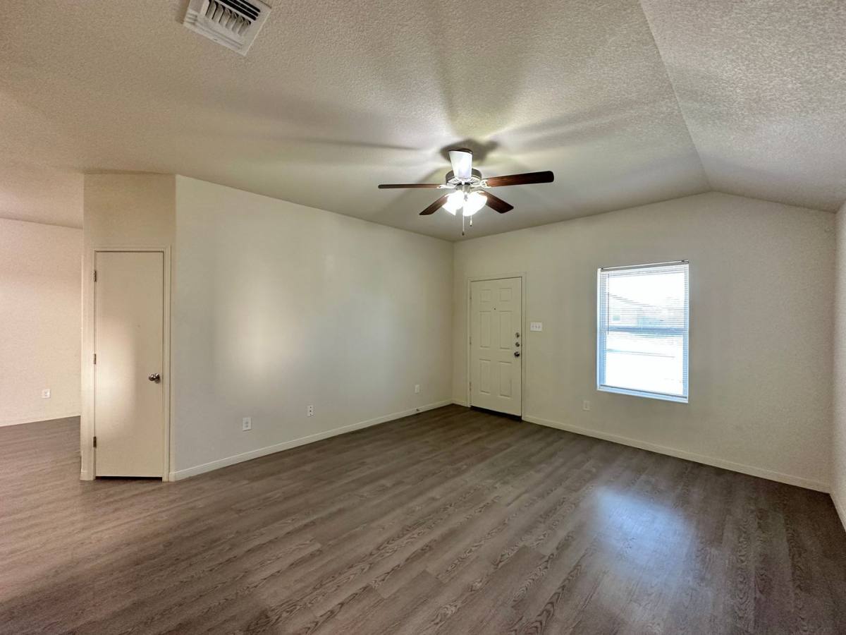Townhouse for rent at 5708 Rustler Dr, Killeen, TX 76543