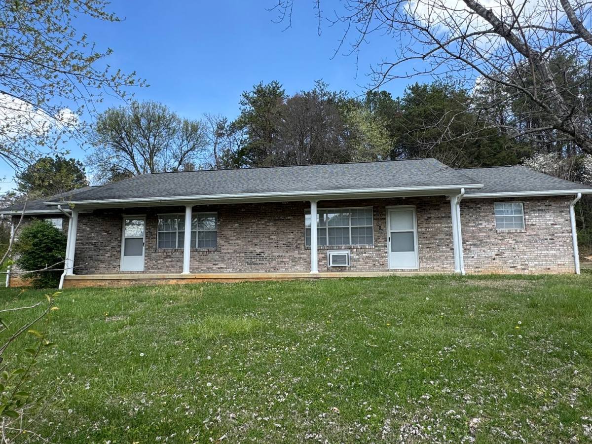 Apartment for rent at 616 Commanche St Dr, Newport, TN 37821