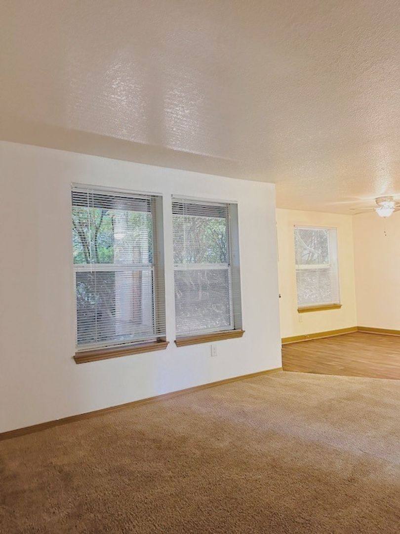 Apartment for rent at 15370 SW Bangy Rd, Lake Oswego, OR 97035