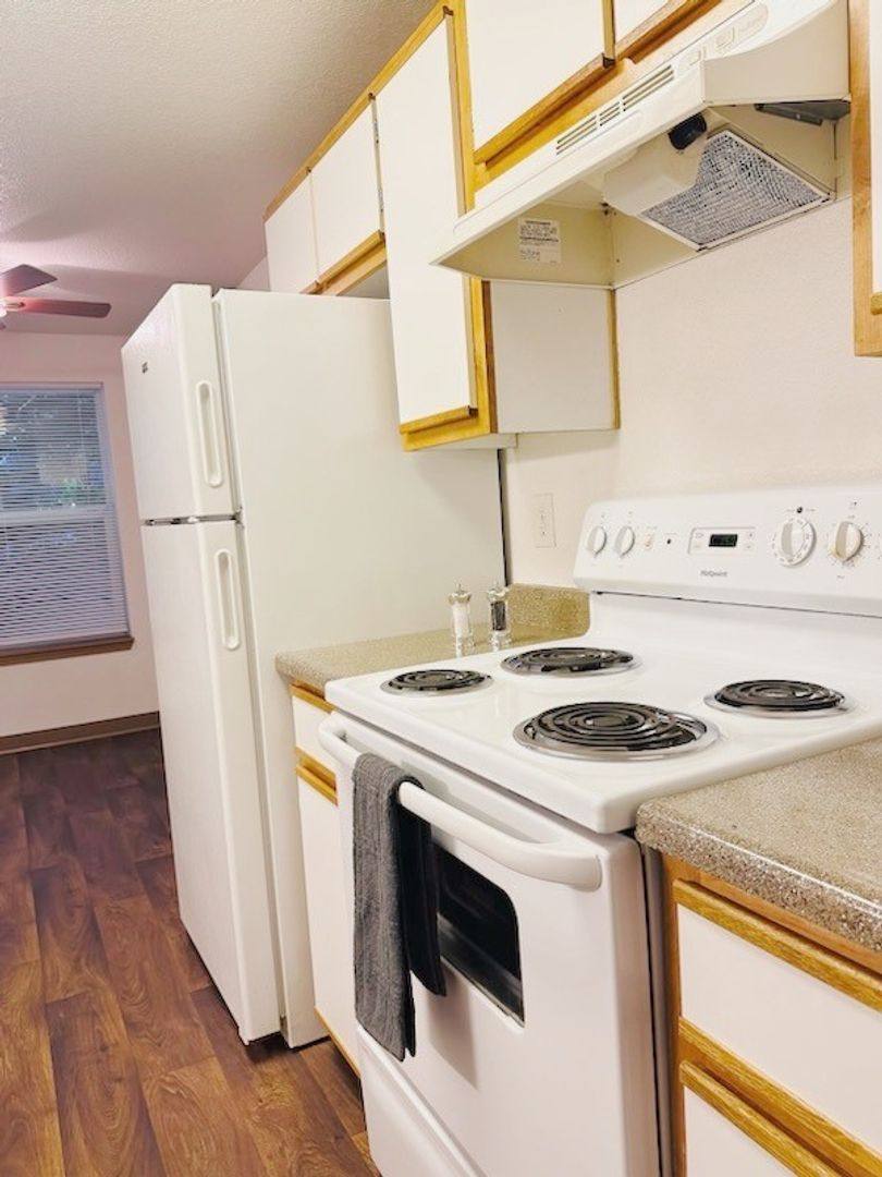 Apartment for rent at 15370 SW Bangy Rd, Lake Oswego, OR 97035