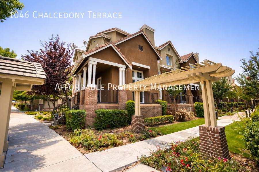 Townhouse for rent at 1046 Chalcedony Terrace, Union City, CA 94587