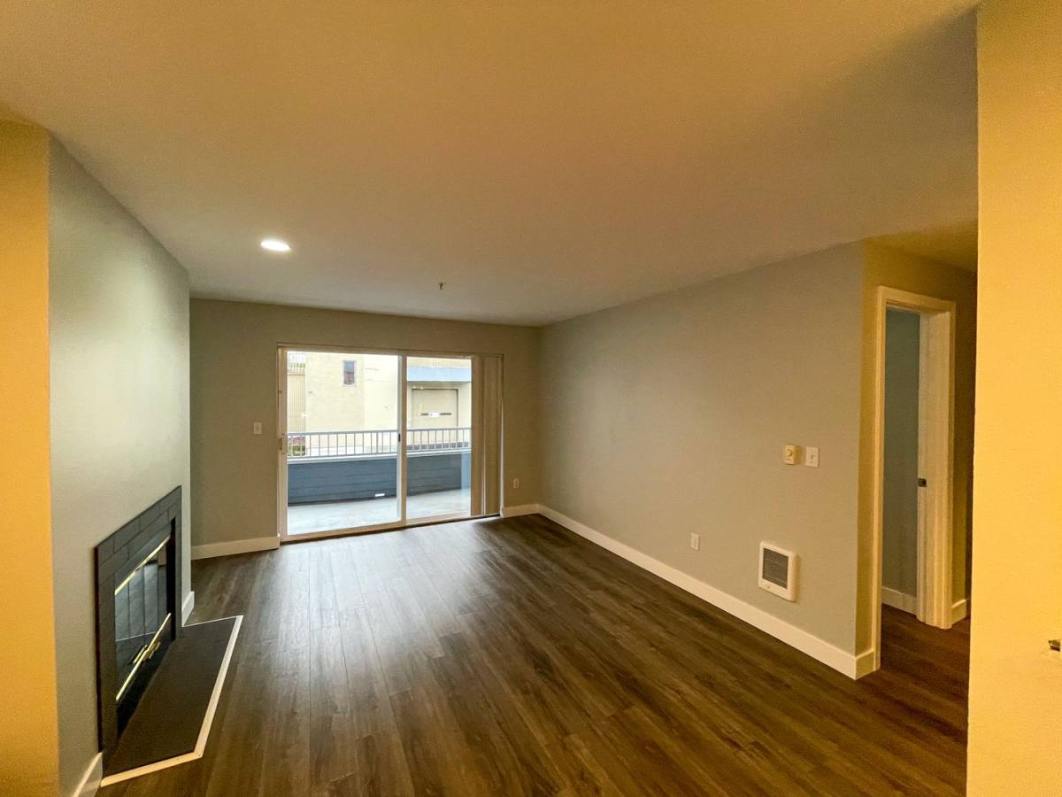 Apartment for rent at 9527 Interlake Ave N, Seattle, WA 98103