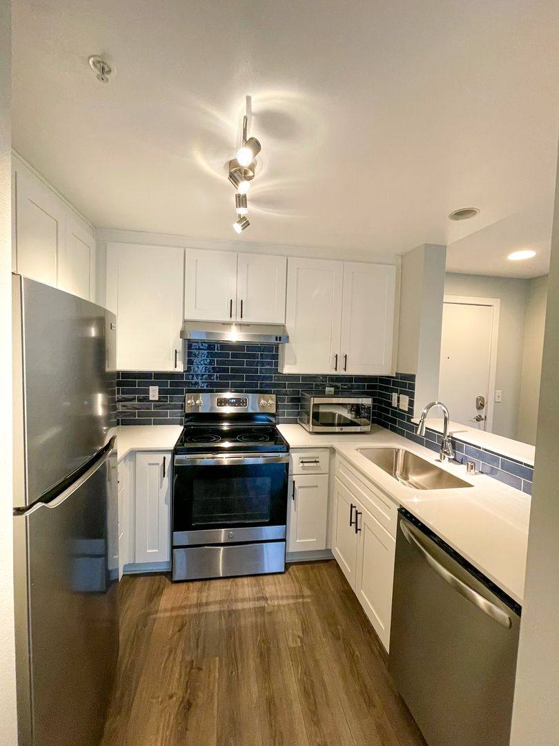 Apartment for rent at 9527 Interlake Ave N, Seattle, WA 98103