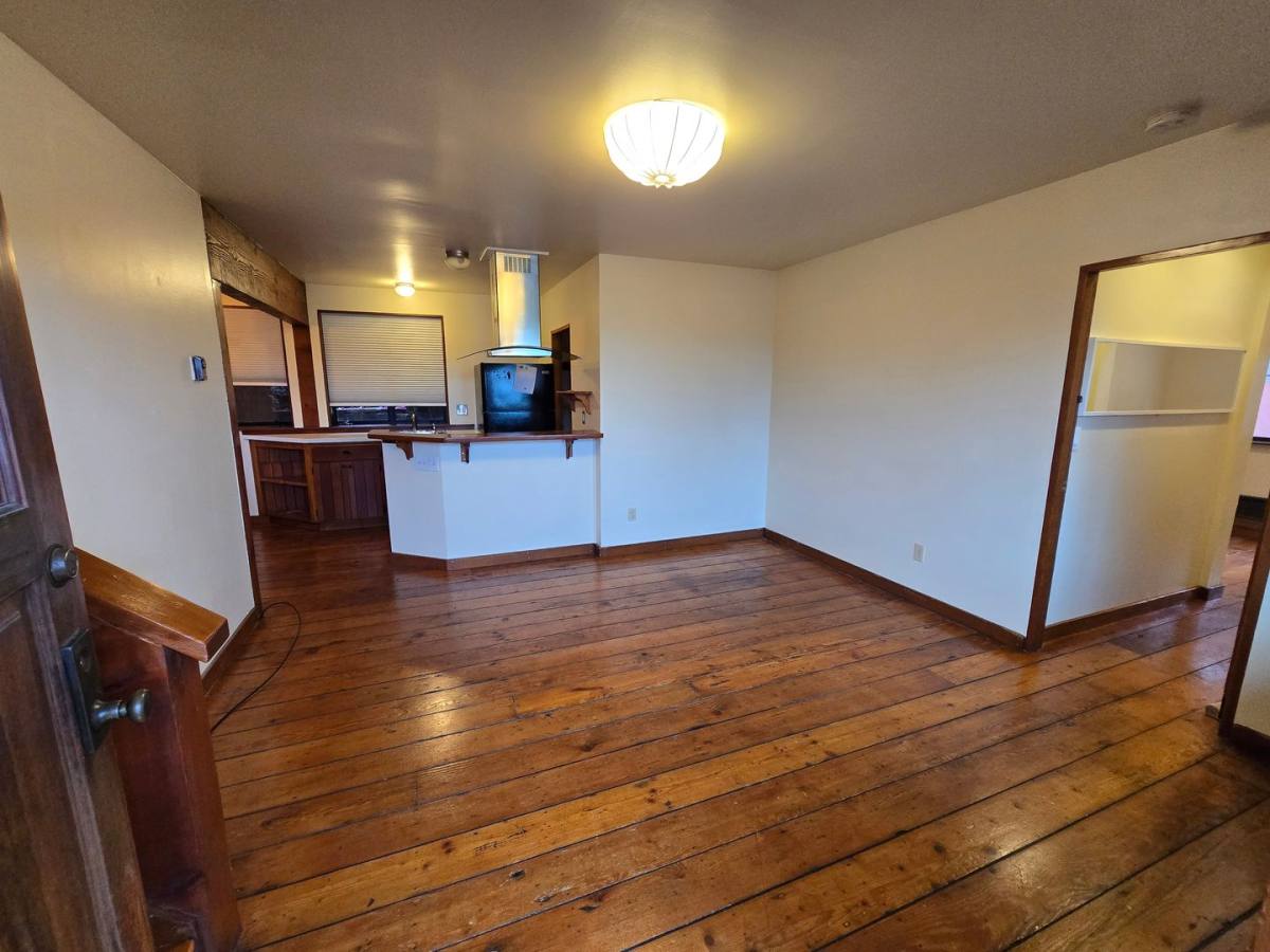 Apartment for rent at 456 W Richmond Ave, Richmond, CA 94801
