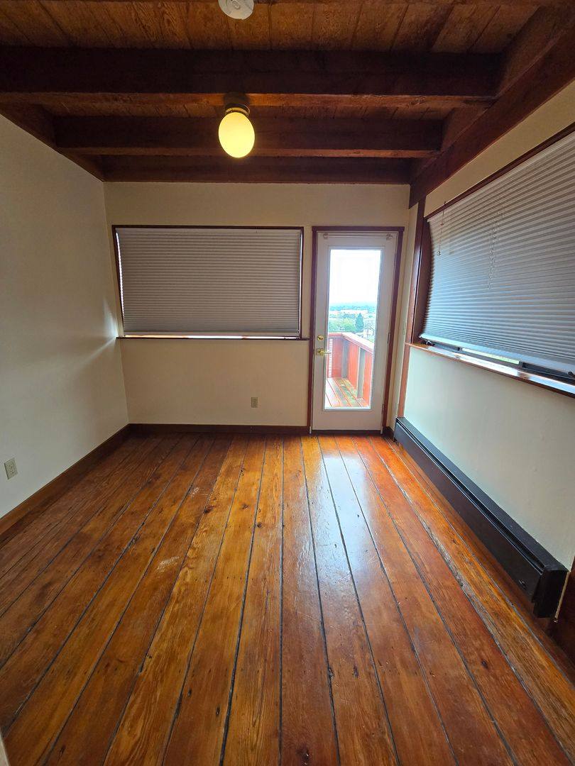 Apartment for rent at 456 W Richmond Ave, Richmond, CA 94801