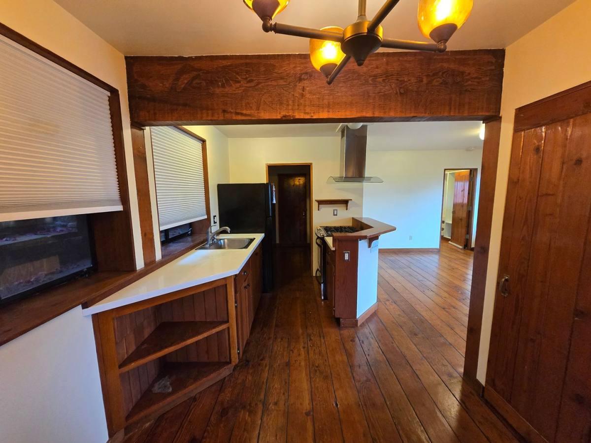 Apartment for rent at 456 W Richmond Ave, Richmond, CA 94801