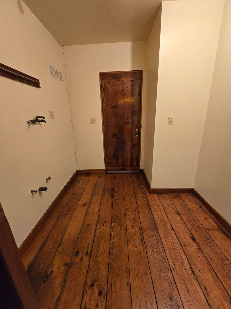 Apartment for rent at 456 W Richmond Ave, Richmond, CA 94801