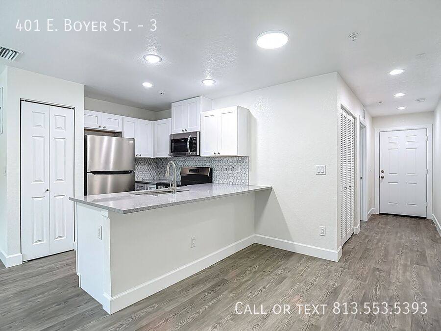 Apartment for rent at 401 E Boyer St #3, Tarpon Springs, FL 34689