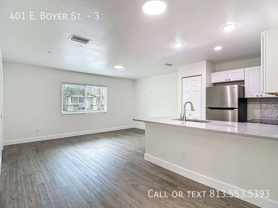 Apartment for rent at 401 E Boyer St #3, Tarpon Springs, FL 34689