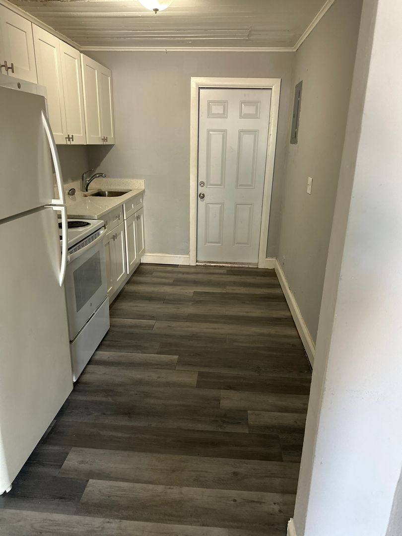 Apartment for rent at 1016 Douglass Ave #2, West Palm Beach, FL 33401