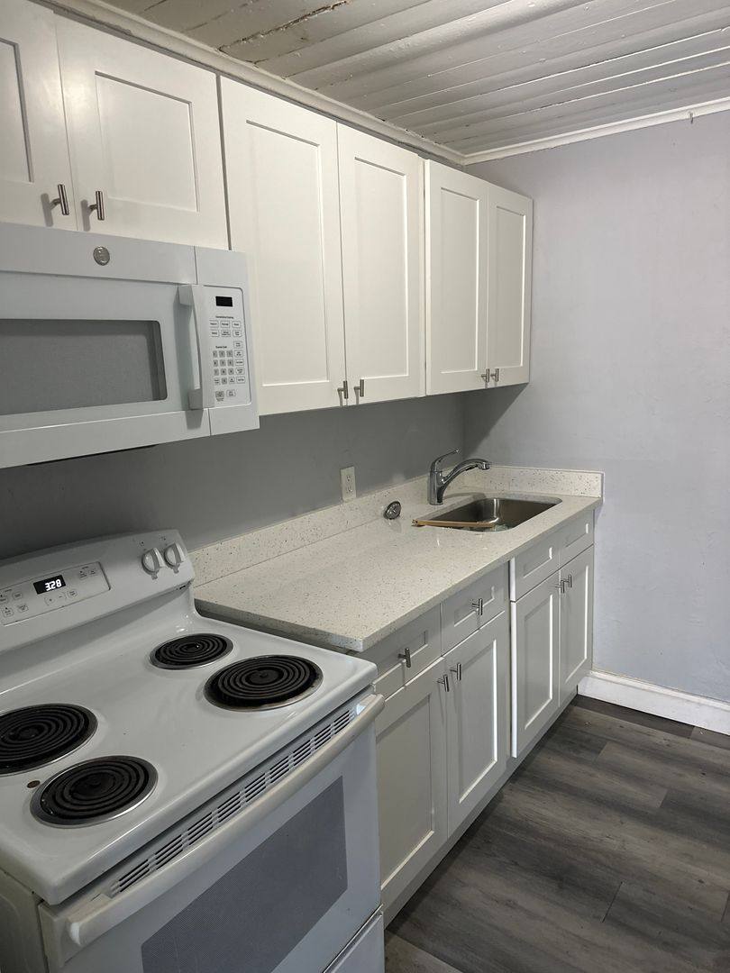 Apartment for rent at 1016 Douglass Ave #2, West Palm Beach, FL 33401