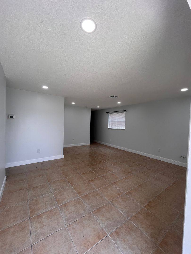 Apartment for rent at 520 46th St #522, West Palm Beach, FL 33407
