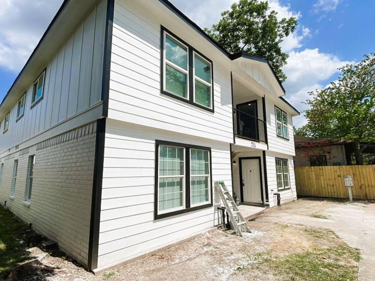 Apartment for rent at 711 S Houston Ave, Humble, TX 77338