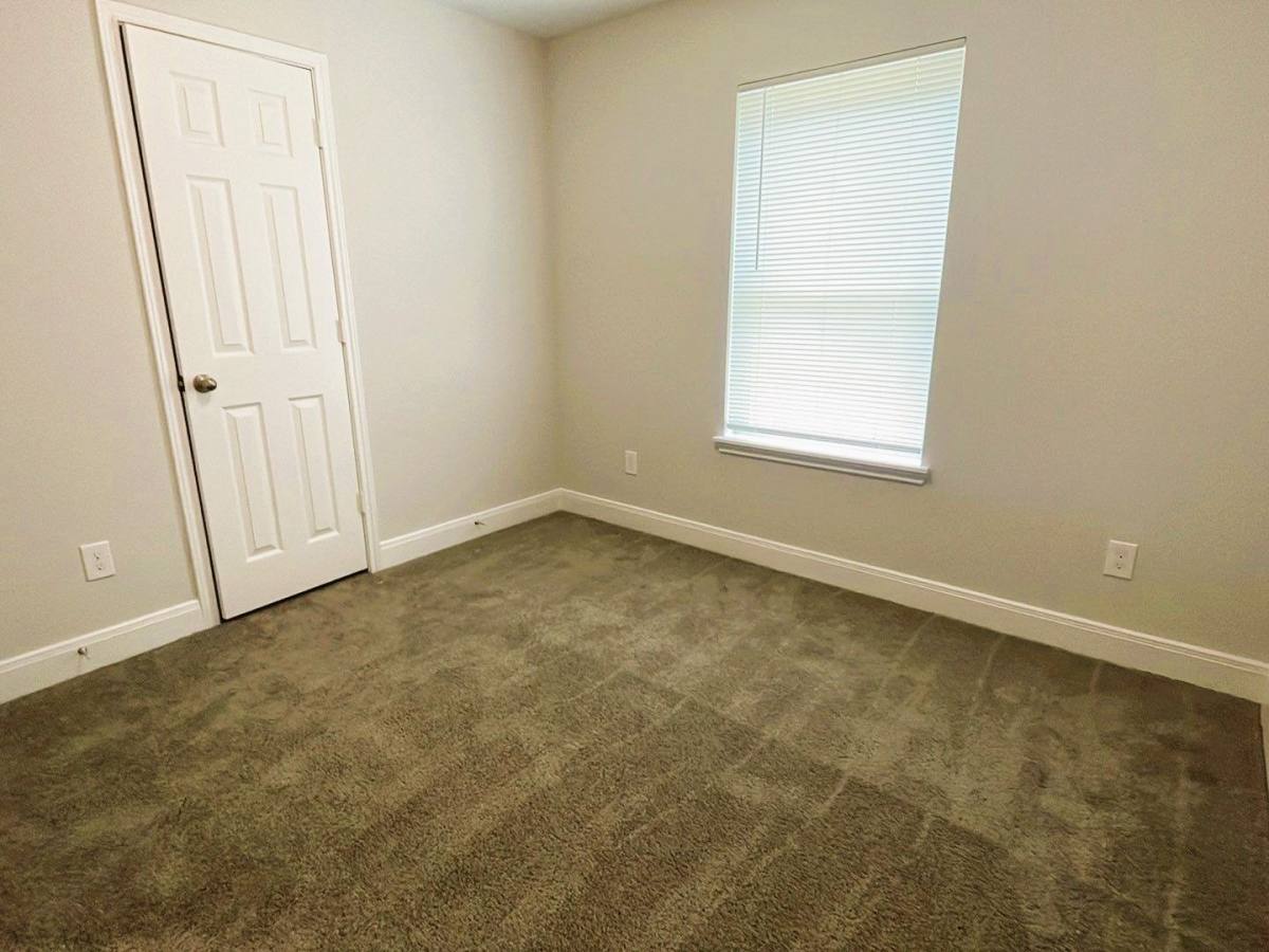 Apartment for rent at 711 S Houston Ave, Humble, TX 77338
