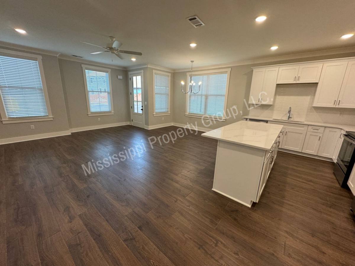 Townhouse for rent at 2008 Rosemary St #202, Oxford, MS 38655