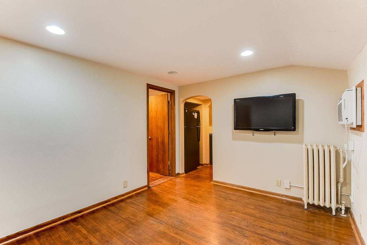 Apartment for rent at 293 Wilder St, Saint Paul, MN 55104