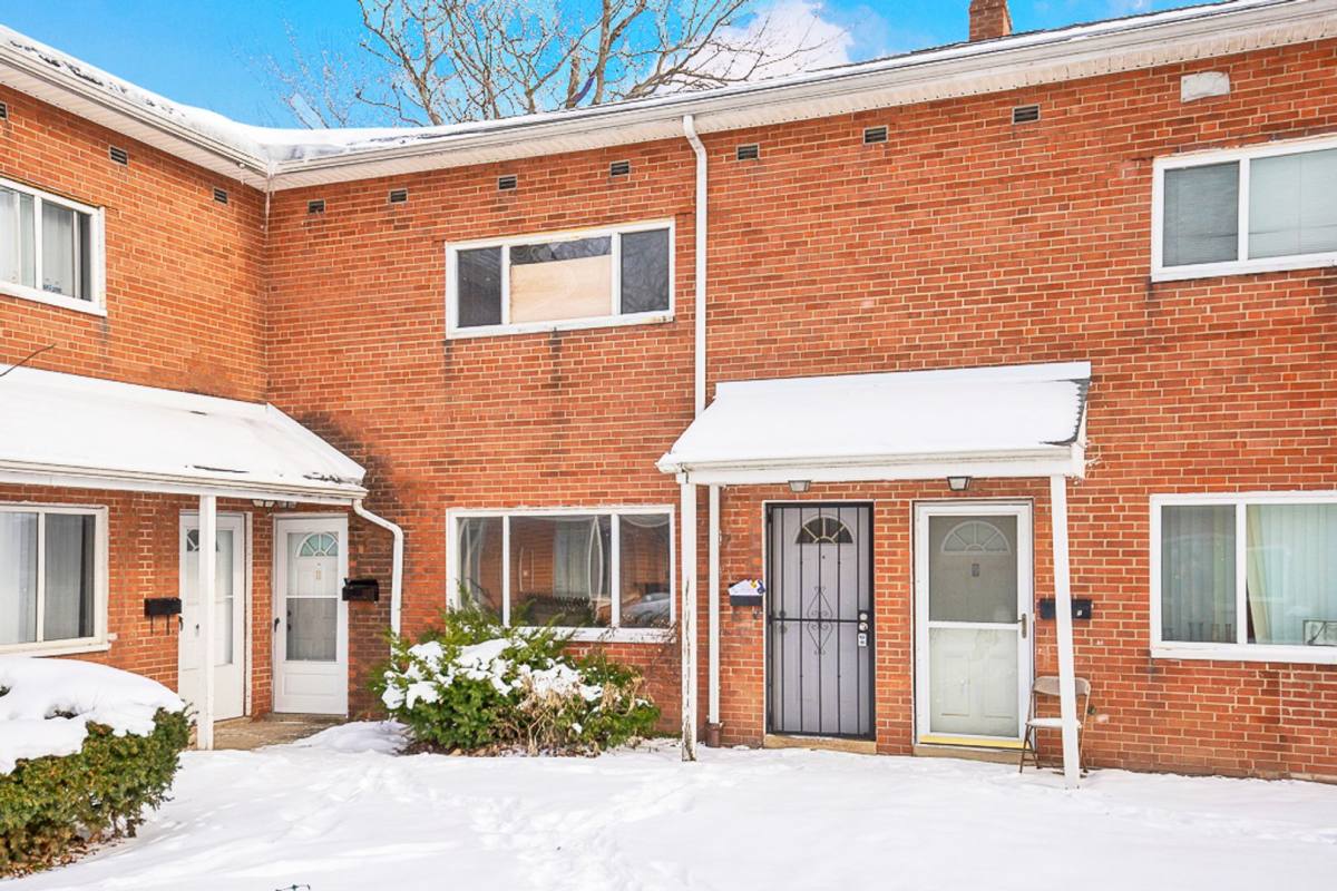 Condo for rent at 23755 Banbury, Cleveland, OH 44128