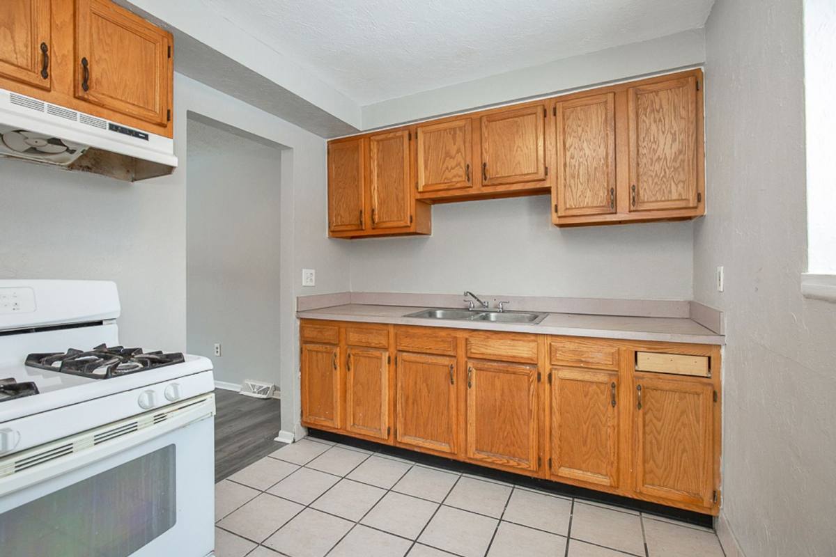 Condo for rent at 23755 Banbury, Cleveland, OH 44128
