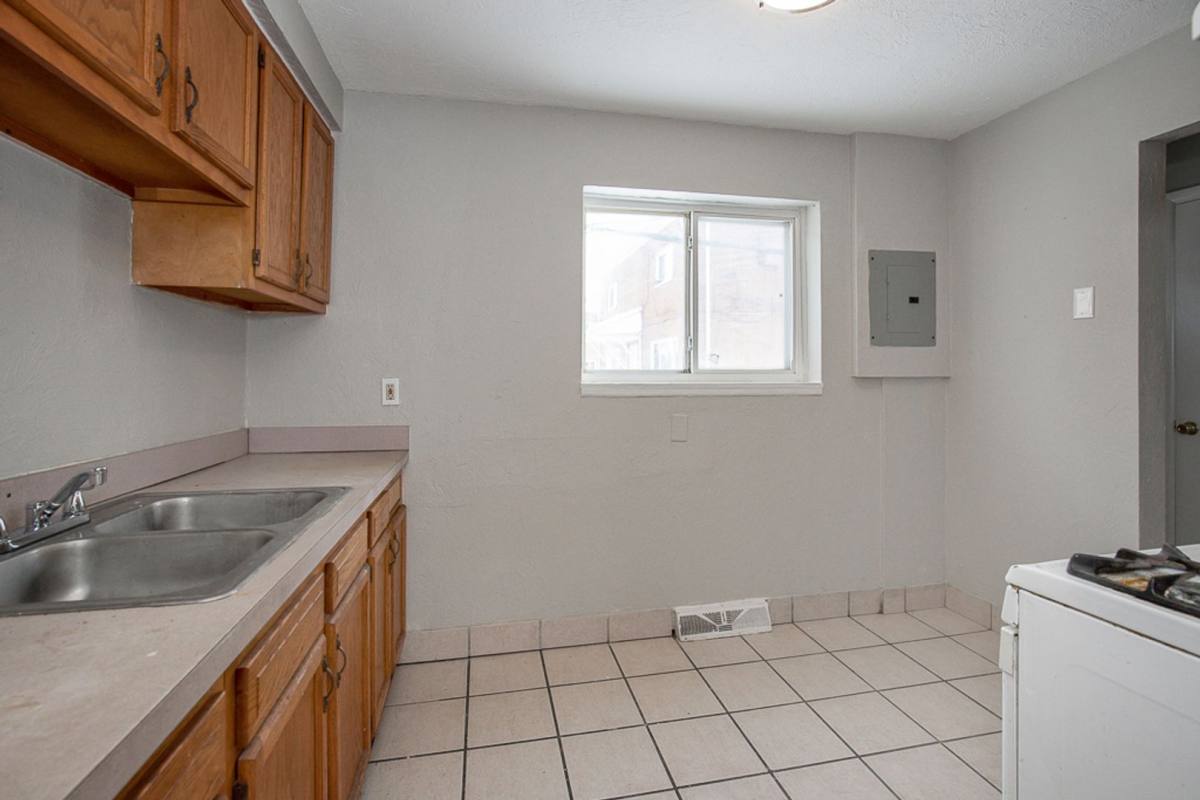 Condo for rent at 23755 Banbury, Cleveland, OH 44128