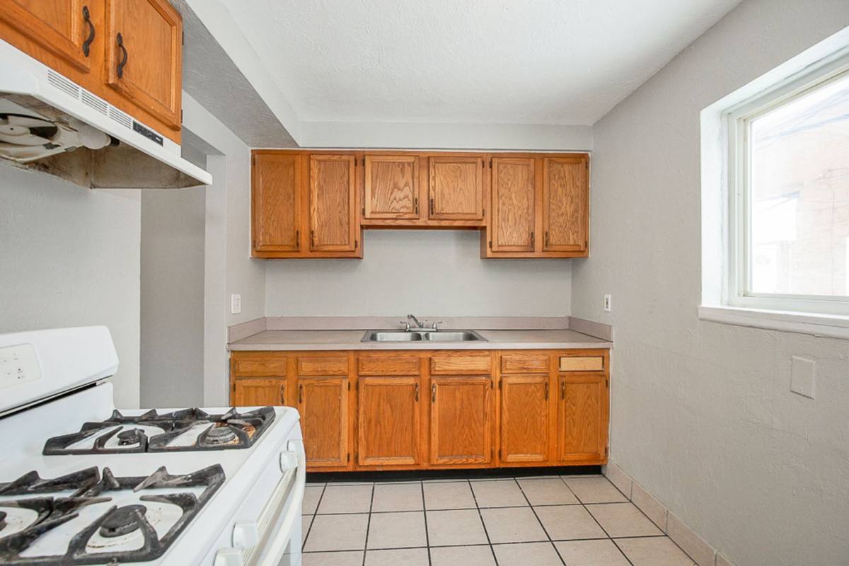 Condo for rent at 23755 Banbury, Cleveland, OH 44128
