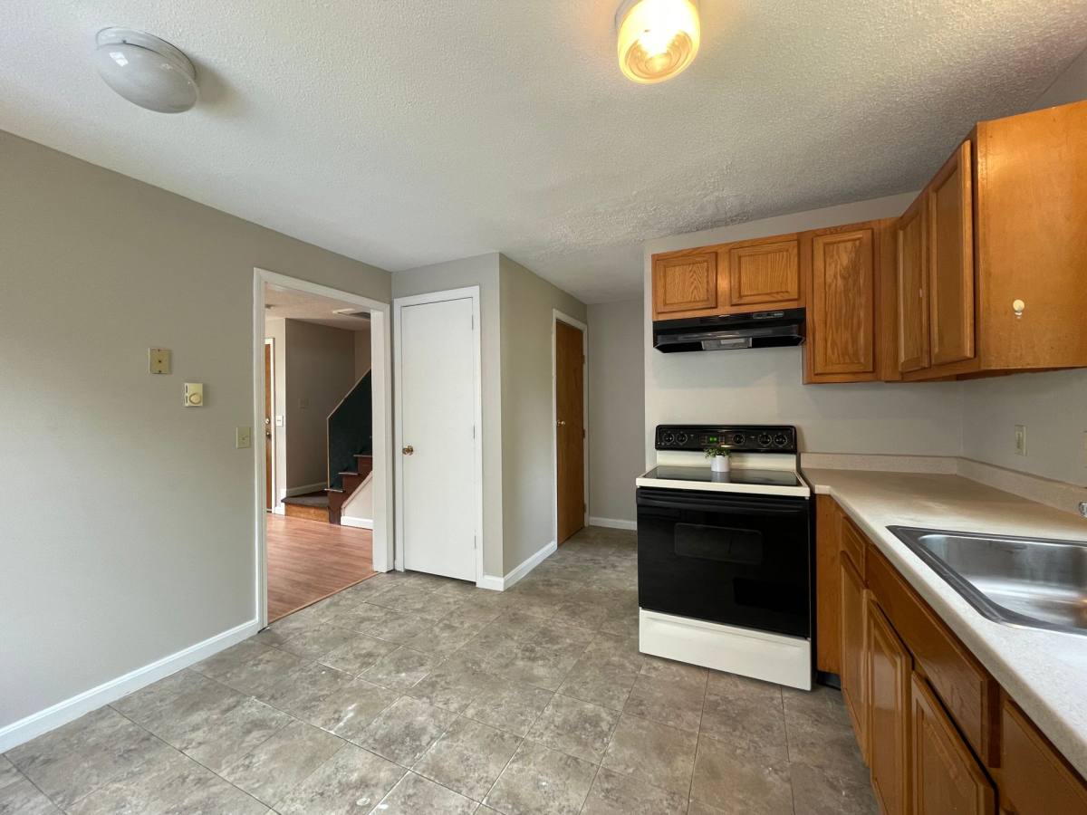 Townhouse for rent at 47-49 Pomona St, Springfield, MA 01108