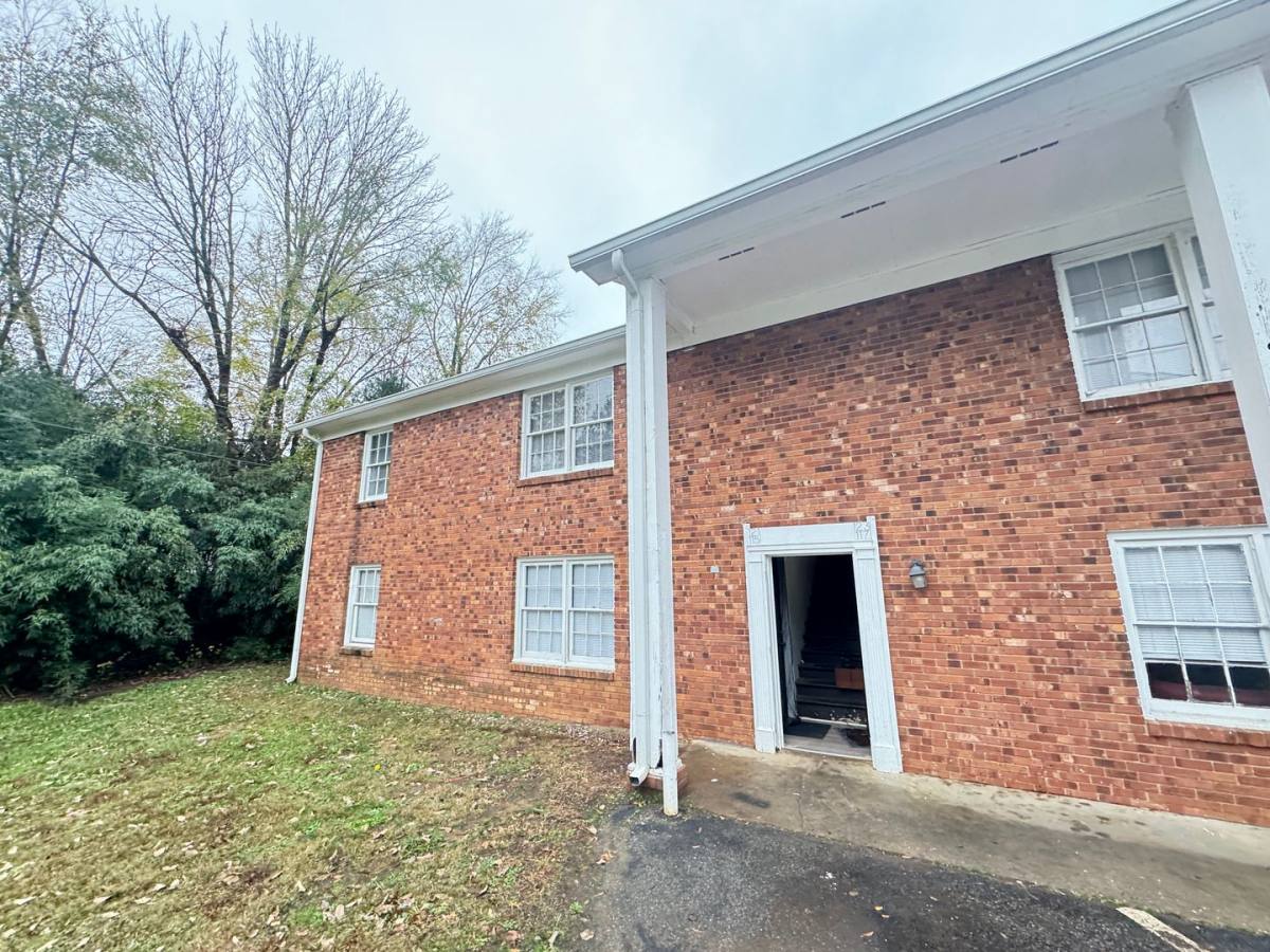 Apartment for rent at 121 Briarcliff Dr, Kannapolis, NC 28081