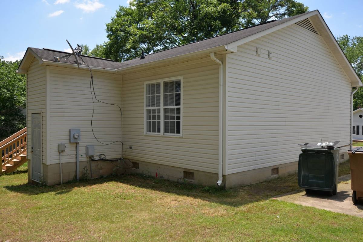 House for rent at 1715 Rainbow Dr, Greensboro, NC 27403