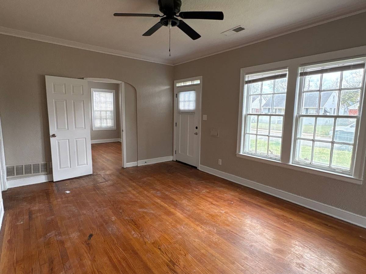House for rent at 919 Barbara Dr, Memphis, TN 38108