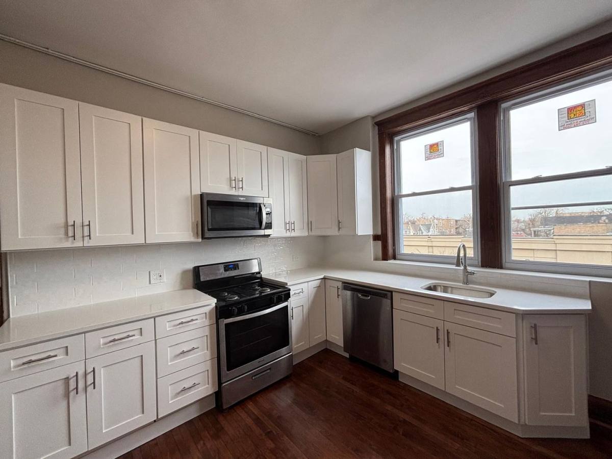 Apartment for rent at 2500 S Millard Ave, Chicago, IL 60623