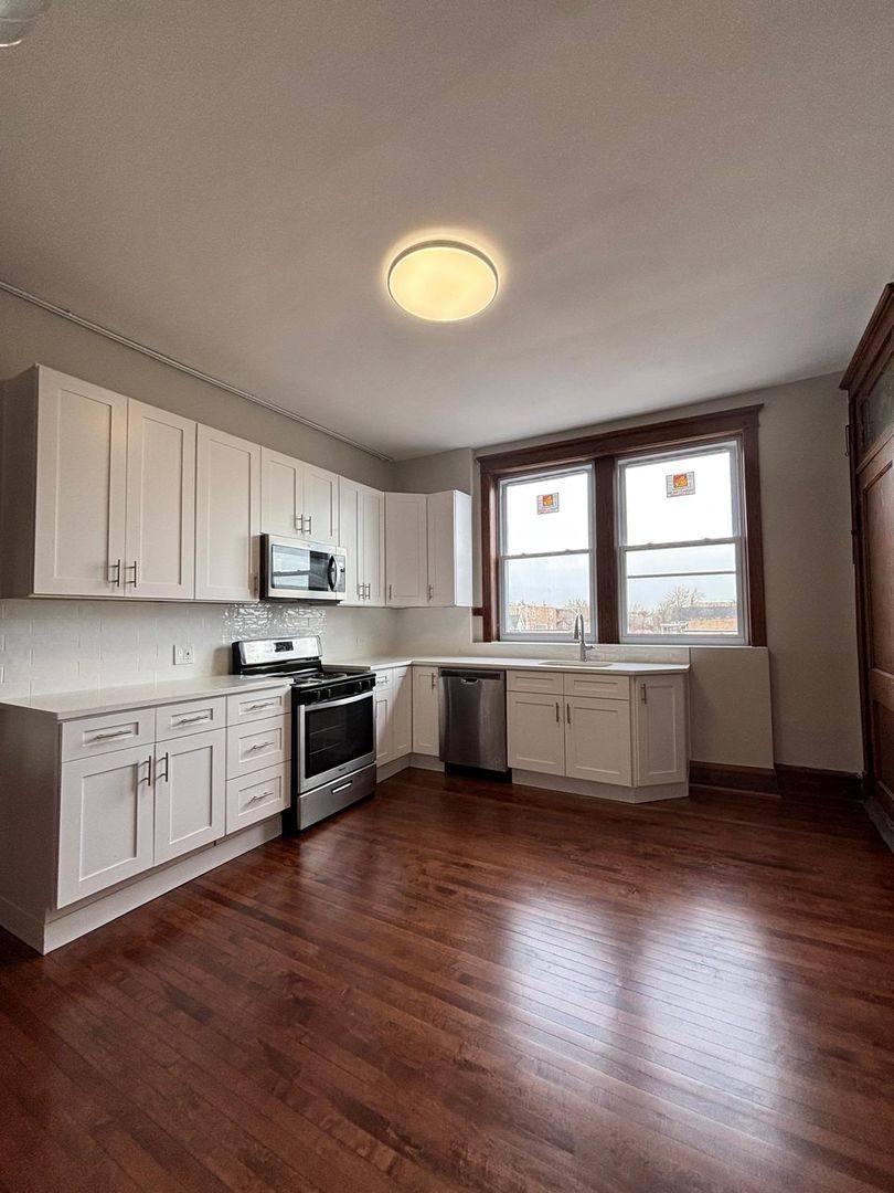 Apartment for rent at 2500 S Millard Ave, Chicago, IL 60623