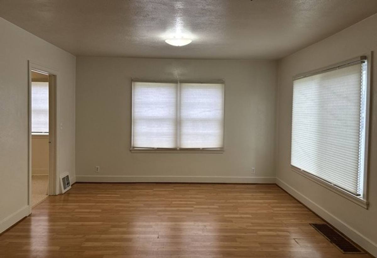 House for rent at 595 E Washington St, Stayton, OR 97383
