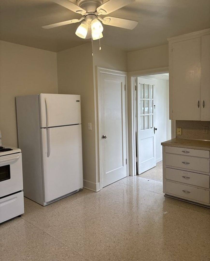 House for rent at 595 E Washington St, Stayton, OR 97383