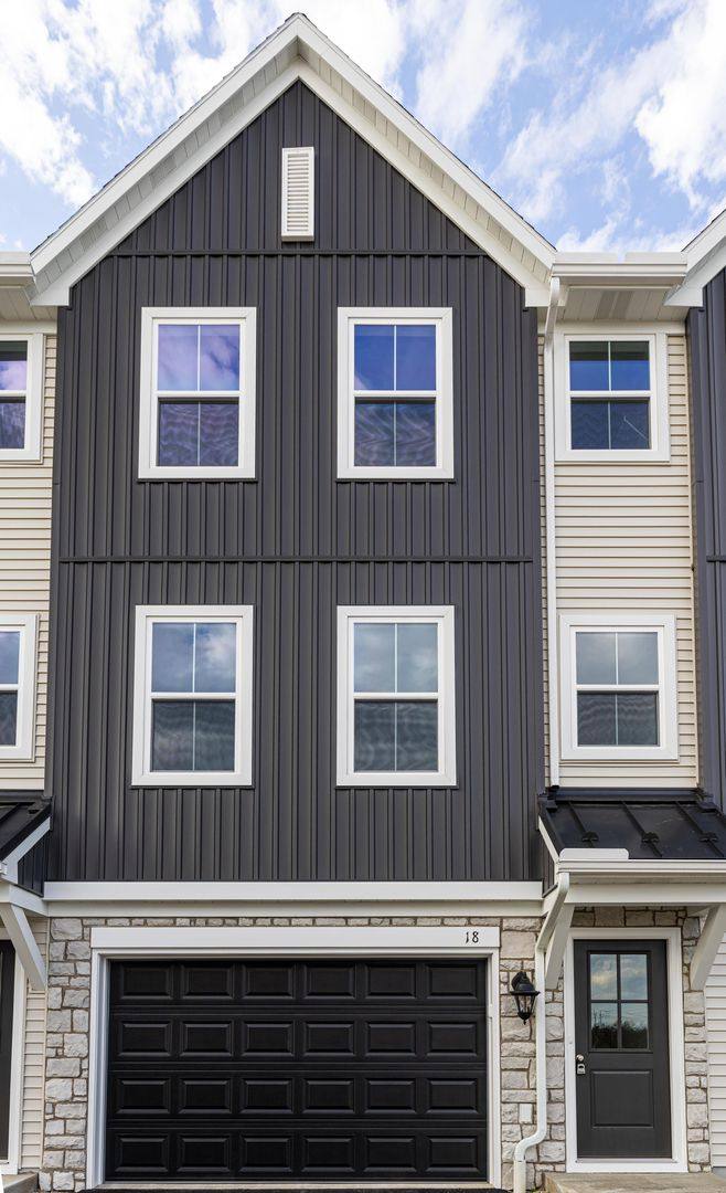 Townhouse for rent at 16 Meredith Way, Carlisle, PA 17013