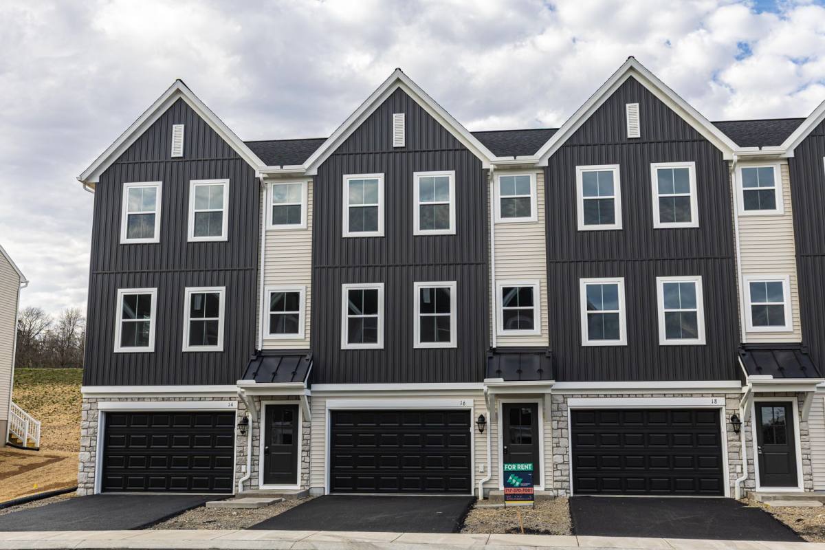 Townhouse for rent at 16 Meredith Way, Carlisle, PA 17013