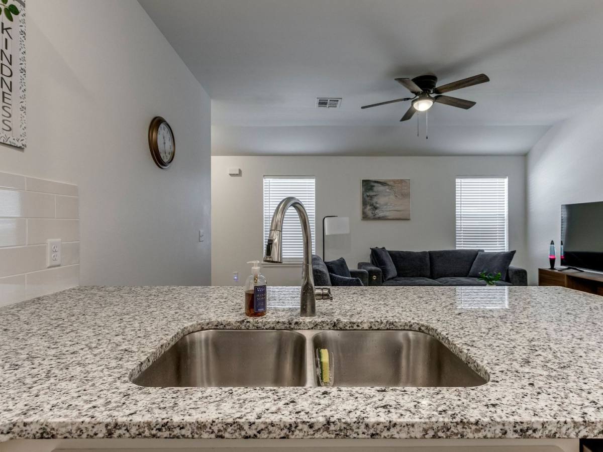 House for rent at 11606 Mackenzie Way, Yukon, OK 73099