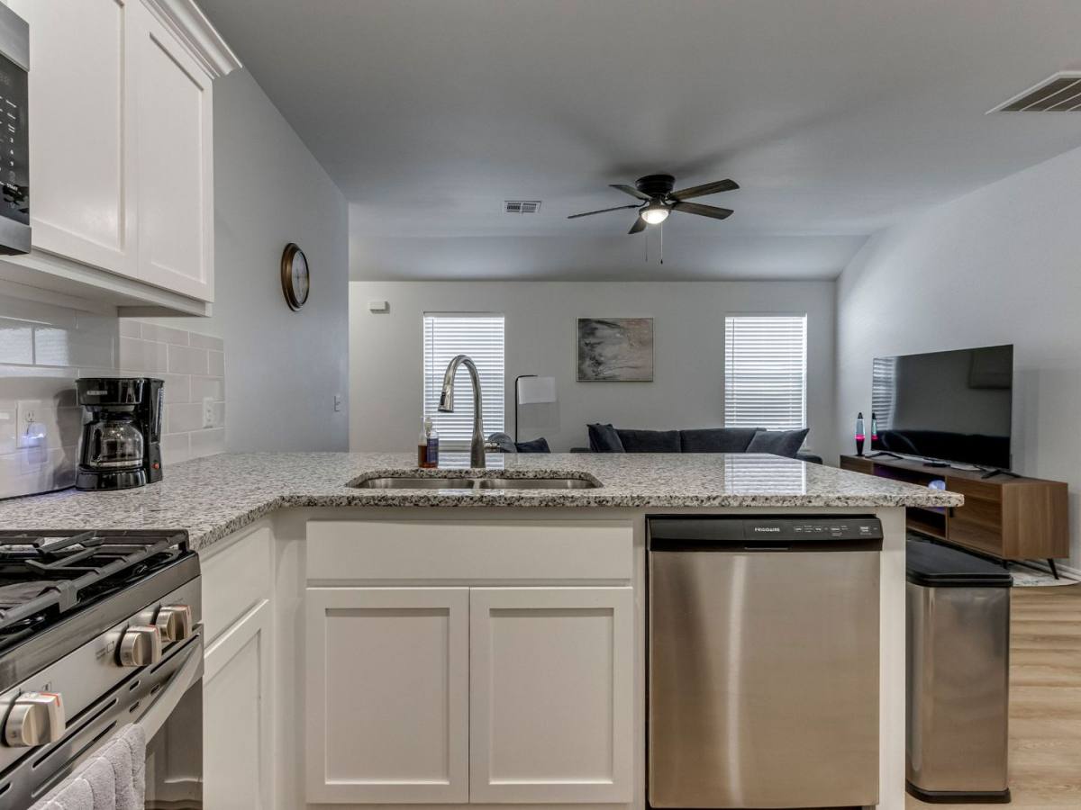 House for rent at 11606 Mackenzie Way, Yukon, OK 73099