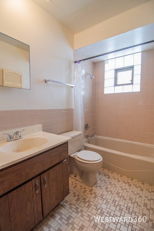 Apartment for rent at 1665 Harbor Ave #S1, Calumet City, IL 60409